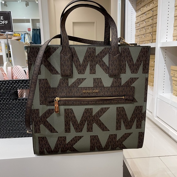 Michael Kors Kenly Large NS Tote - Picture 2 of 8